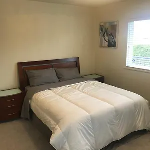 Spacious And Bright Large With Separate Bathroom Homestay